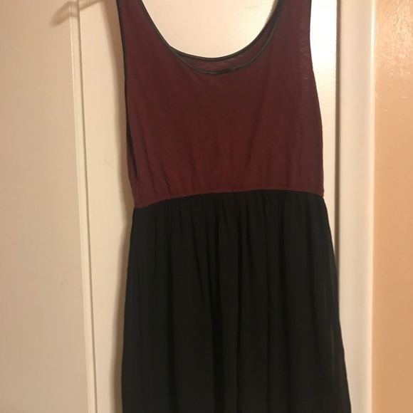 Maroon and Black Short Dress - Picture 2 of 3